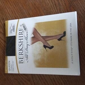 Berkshire All Day Sheers Queen Fantasy Black